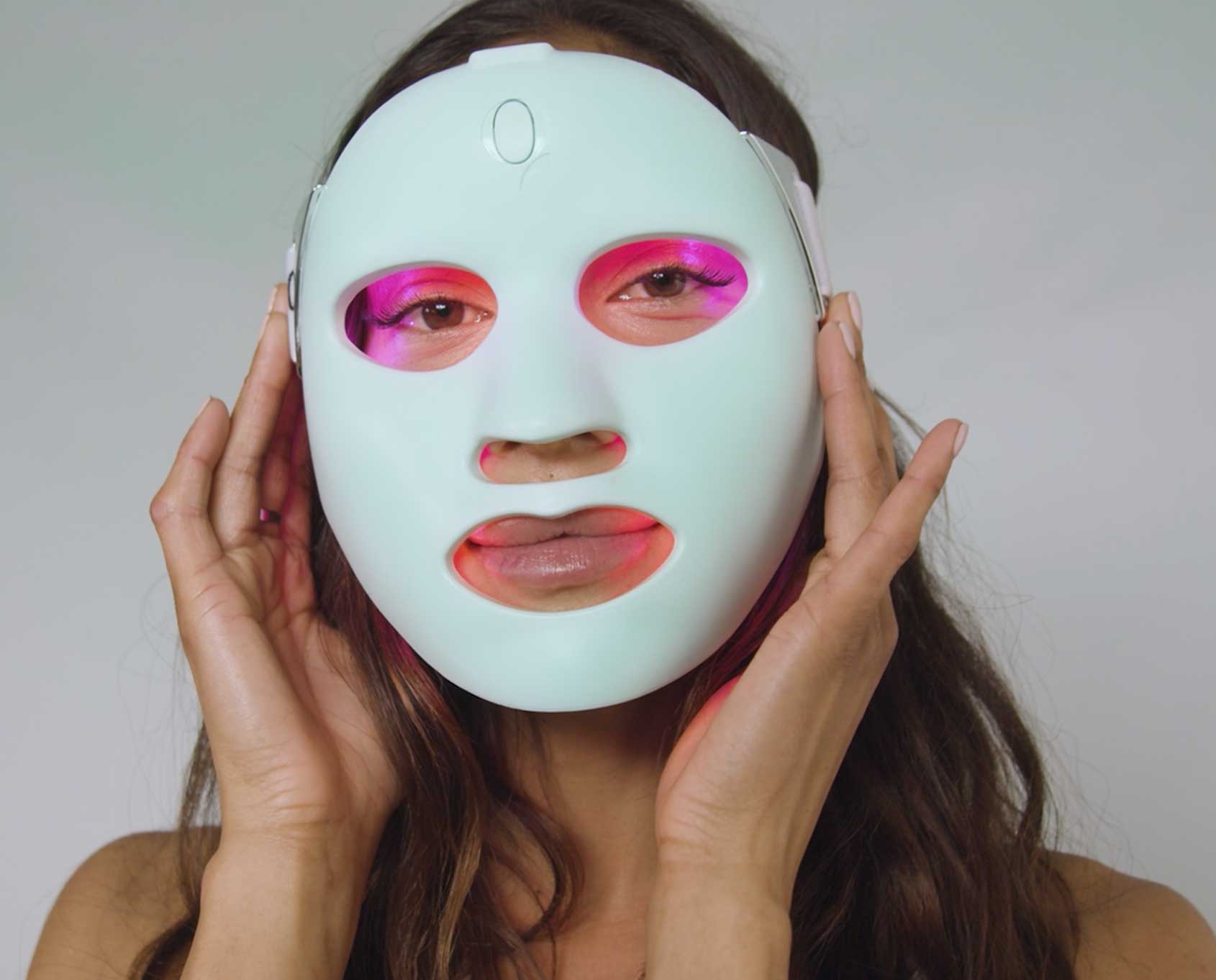 World's First Customizable LED Light Therapy Mask
